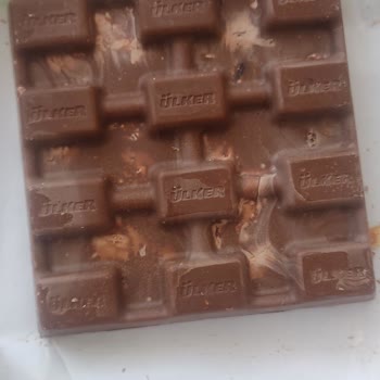 Ülker Antep Fıstıklı Çikolata Bozuk Çıktı