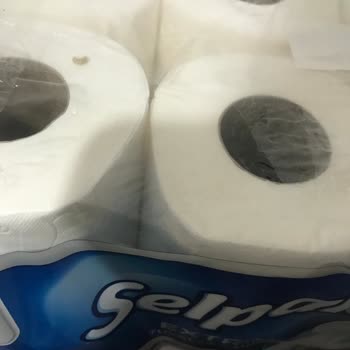 Selpak Tuvalet Kağıdının İçeriden Kurtlanması