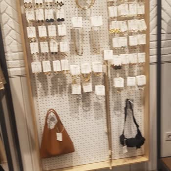 Jimmy Key Satışa Uygun Olmayan Ürün Satıyor