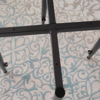 Canisa Kargoda Hasar Gören Sandalyeler Ve İlgisiz Servis