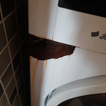 Arçelik Çamaşır Makinesi Aynı Yerden 2. Defadır Çürüdü