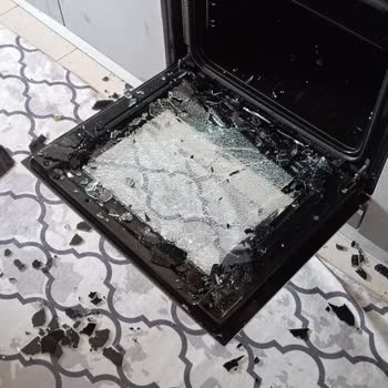 Simfer İç Camı Kırıldı