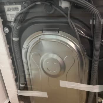 Samsung Kurutmalı Çamaşır Makinesinde Hasarlı Ürün Teslimi