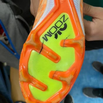 Ürün kalitesiz bir malzemeden üretilmiş gibi iki hafta dahi dayanmıyor