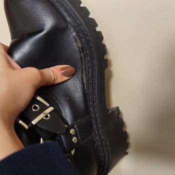 Stradivarius Botun Tabanı Ayrıldı