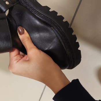 Stradivarius Botun Tabanı Ayrıldı