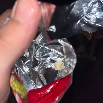 Eti Gıda Eti Topkek İçinden Plastik Çıktı