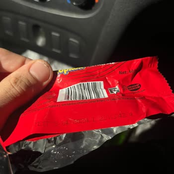 Eti Gıda Eti Topkek İçinden Plastik Çıktı