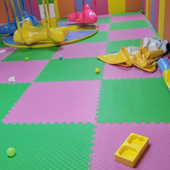 Joypark Sıfır Hijyen Ve Sohbetten Müşteriyi Görmeyen Çalışanlar