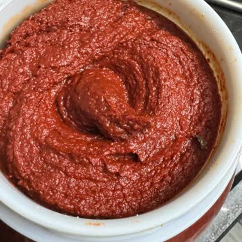 Mis Salça Salçanın İçinden Bir Şey Çıktı