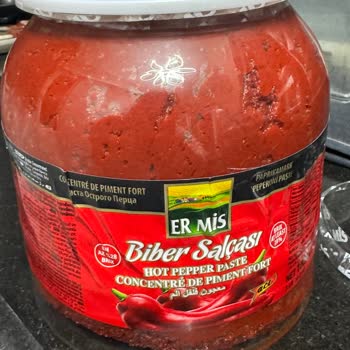 Mis Salça Salçanın İçinden Bir Şey Çıktı