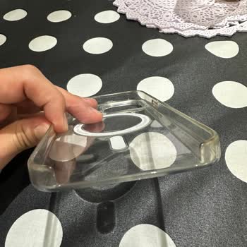 iPhone Renk Değiştirmez Diye Satılan Magsafe Karardı Ve Değiştirmediler.