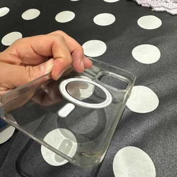 iPhone Renk Değiştirmez Diye Satılan Magsafe Karardı Ve Değiştirmediler.