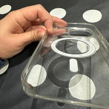 iPhone Renk Değiştirmez Diye Satılan Magsafe Karardı Ve Değiştirmediler.