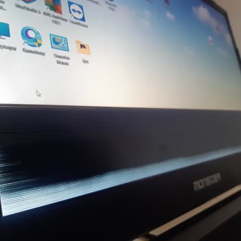 Monster Notebook Ekranımın Alt Kısmı Karardı