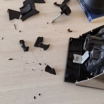 Aras Kargo Kargo Taşıma Değil Parçalama, Üstelik Ücretli.