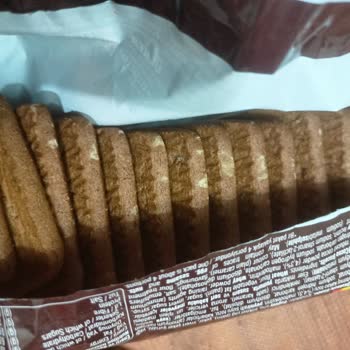 Ülker Kokulu Bisküvi Yüzeyinde Beyaz Benekler