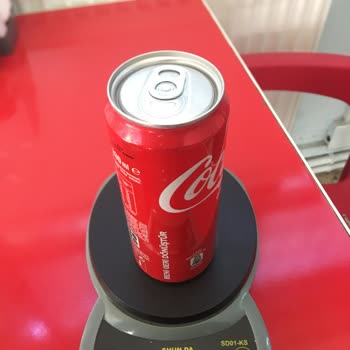 Coca-Cola 330ml Kutu Kolanın İçi Boş