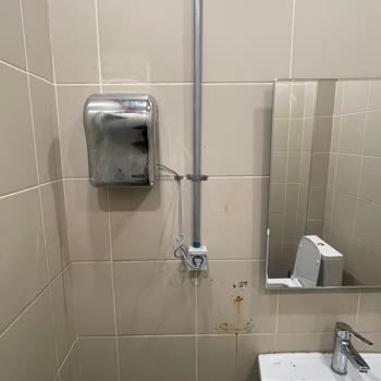 Maltepe Marmaray Durağı Erkekler Tuvaleti