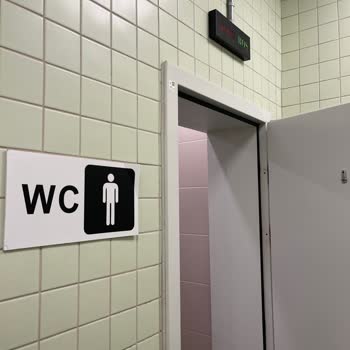 Maltepe Marmaray Durağı Erkekler Tuvaleti