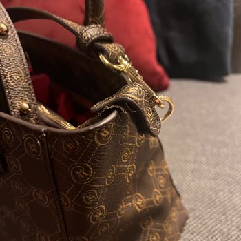 Vakko-Çanta Kalitesizliğinin Arkasında Durmuyor