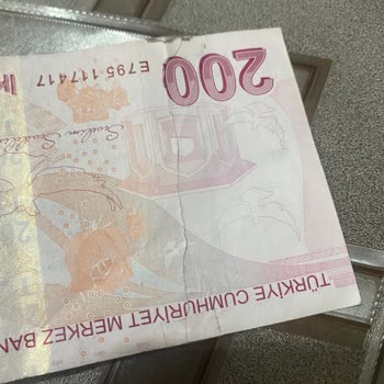 Yapı Kredi Bankası ATM Den Yırtık Banknot Verildi