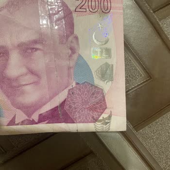 Yapı Kredi Bankası ATM Den Yırtık Banknot Verildi