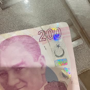 Yapı Kredi Bankası ATM Den Yırtık Banknot Verildi
