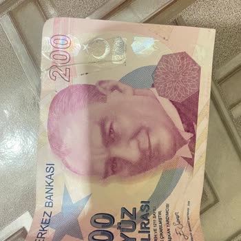 Yapı Kredi Bankası ATM Den Yırtık Banknot Verildi