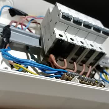 Vestel Firmasının Hatalı Toshiba TV Montajı