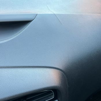 Kia Ceed Göğüs Kronik Çatlağı Ve Direklerden Boya Atması