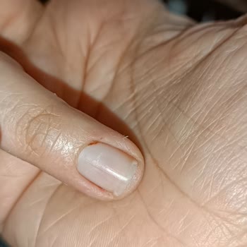 Gratis Beauty Kaş Tasarımı Ve Manikür İşlemi Yaptırdım Çok Çok Kötü