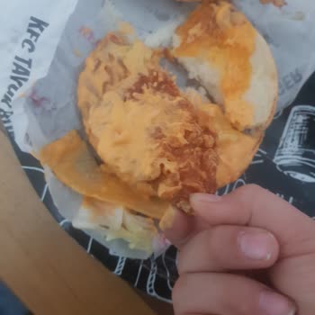 KFC Yarım Tavuk Gönderdi