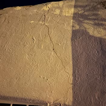 İzmir Büyükşehir Belediyesi Yol Çalışması Sonucu Ev Hasarı