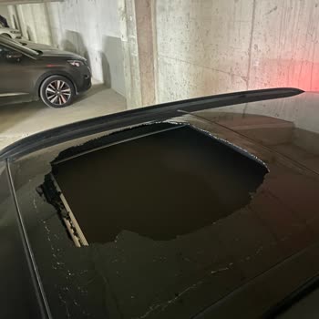 Hyundai Tucson 2022 Cam Tavan Patladı