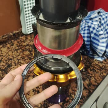 Dyson V15 Kırmızı Lastik Ve Siyah Aparatı Çıktı