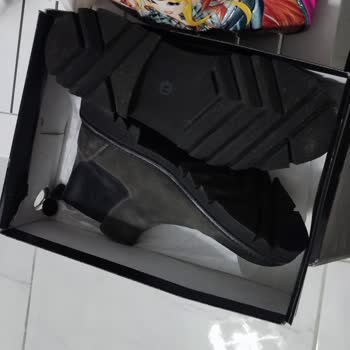 Elle Shoes 1 Günlük Ayakkabımın Değişimine Onay Vermedi.