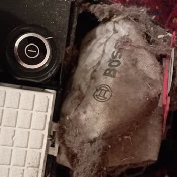 Bosch Süpürge Torbası Dışına Çekiyor.