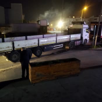 İBB - İstanbul Büyükşehir Belediyesi Tırcı Ve Kamyoncular