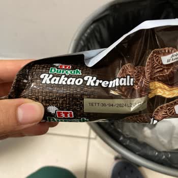 Eti Gıda Paketli Üründen Canlı Kurt Çıkması Şikayeti