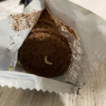 Eti Gıda Paketli Üründen Canlı Kurt Çıkması Şikayeti