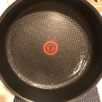 Tefal Tencerenin İç Kaplaması Soyulup Gıdanın İçine Dökülüyor!