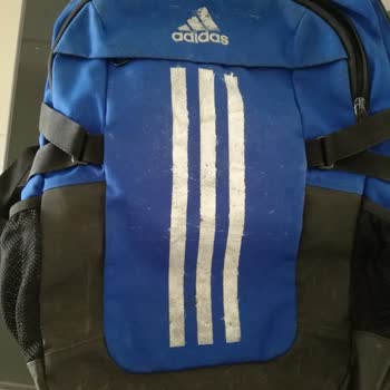Adidas Çantanın Boyası Dağıldı.