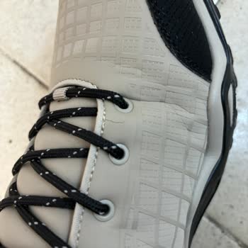 Lescon Bot Üst Kısmında Çatlamalar