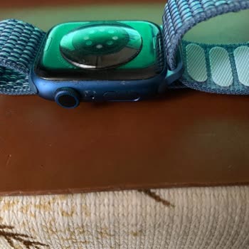 Apple Saatleri Hızla Paslanıyor