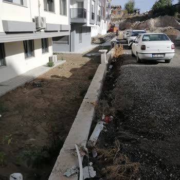 Menemen Belediyesi 5 Yıl Önce Yapılmış Beton Duvarımıza Zarar Verdi.
