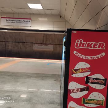 İBB Metro Otomat Parayı Ve Ürünü Vermiyor.