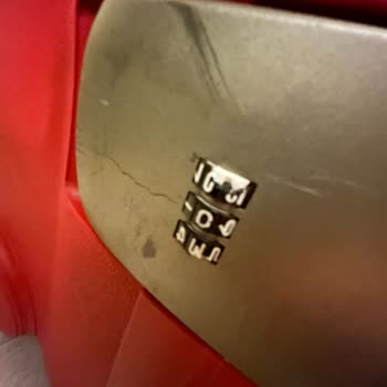 Pegasus Deri Valizimizi 15 Cm. Çapında Deldi Ve Telafi Etmedi!