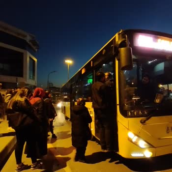 İBB - İstanbul Büyükşehir Belediyesi Otobüs Seferleri Yetersiz