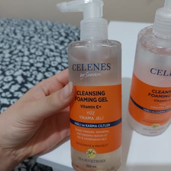 Celenes By Sweden Celenes Markası İki Aynı Ürünün Renkleri Birbirinden Farklı